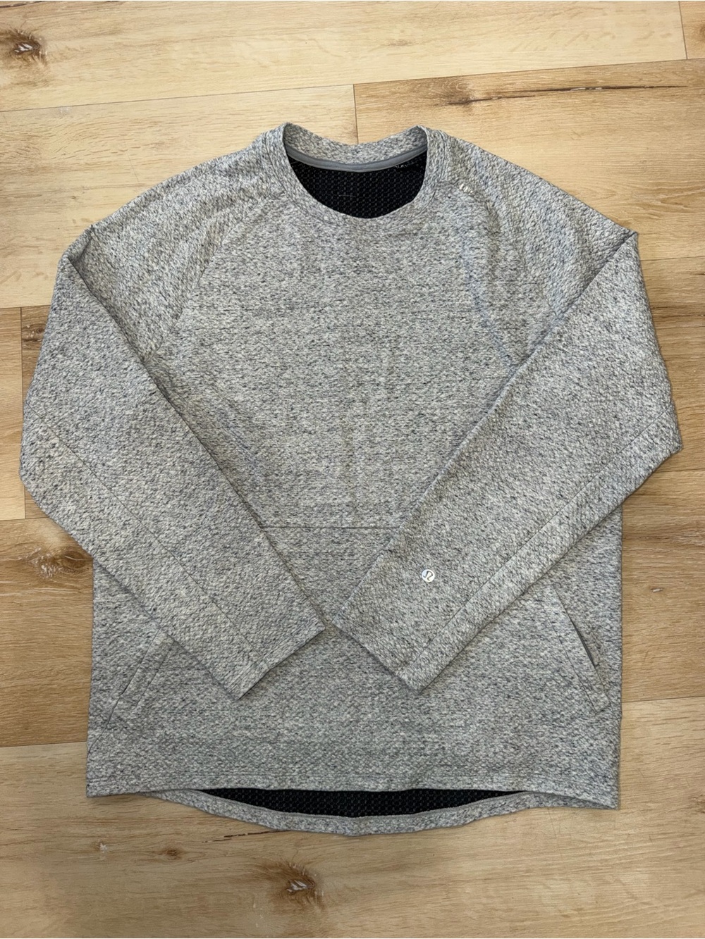 Lululemon Men’s Heather Gray Long Sleeve Pullover Large